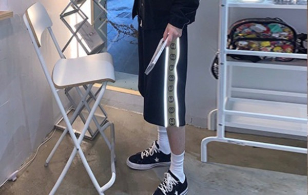 9찌 스트라이프 디테일 하프 블랙 팬츠 (PREMIUM)