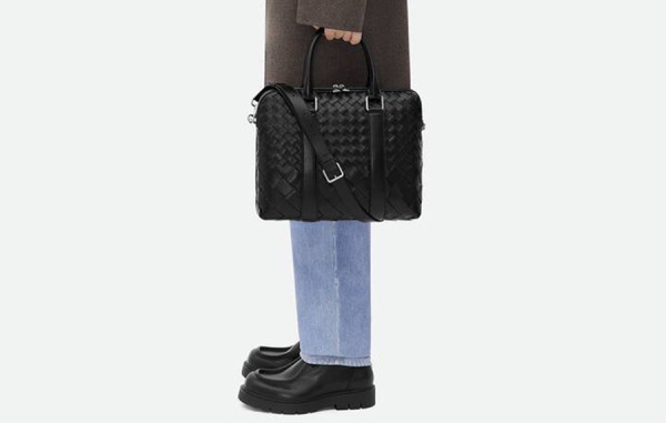 보*가 베*타 인트레치아토 슬림 브리프케이스 (2color)